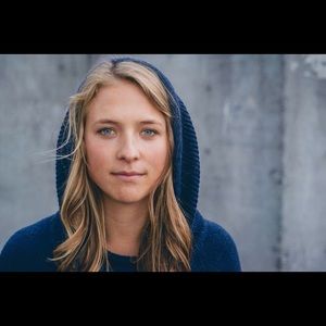 Meet your Posher, Demi